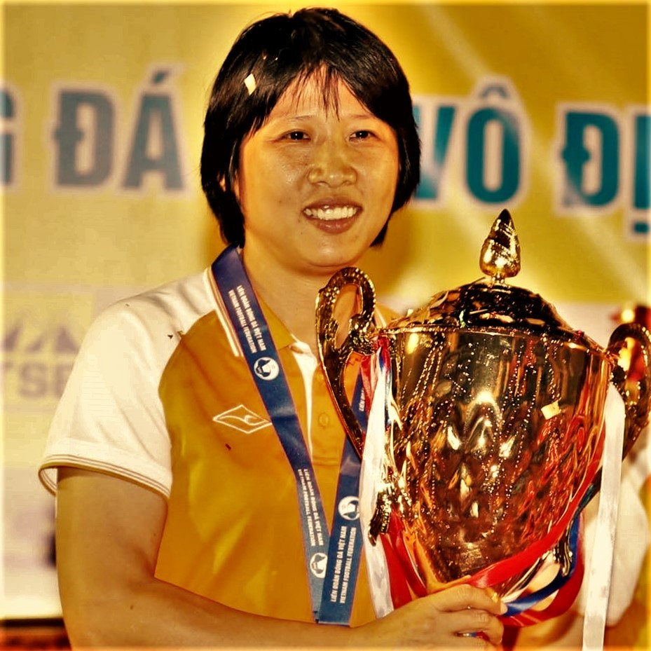 Nữ tướng Đồng Khởi của bóng đá Việt Nam ảnh 1