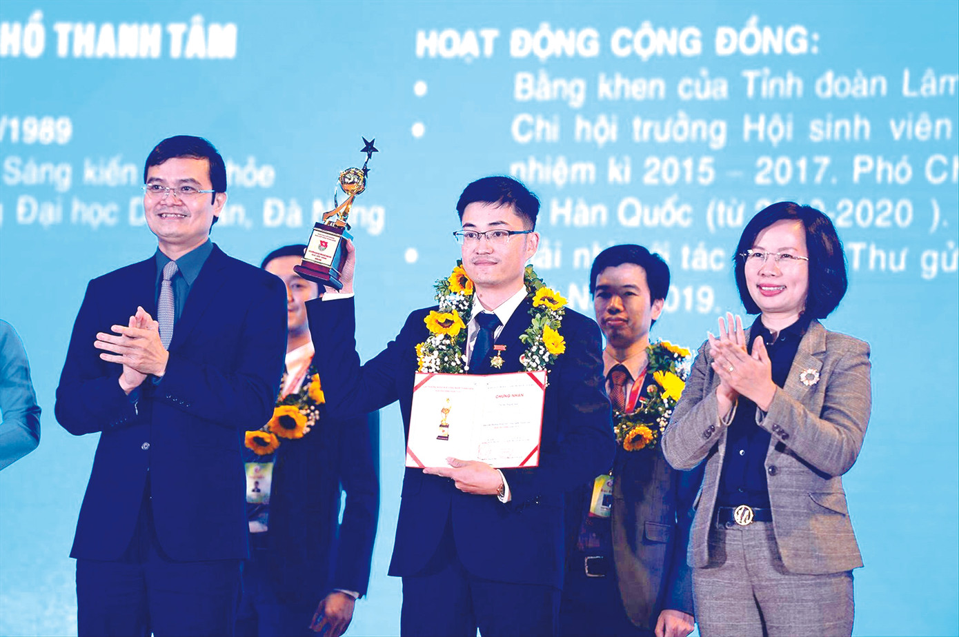 Ra đi để trở về ảnh 1