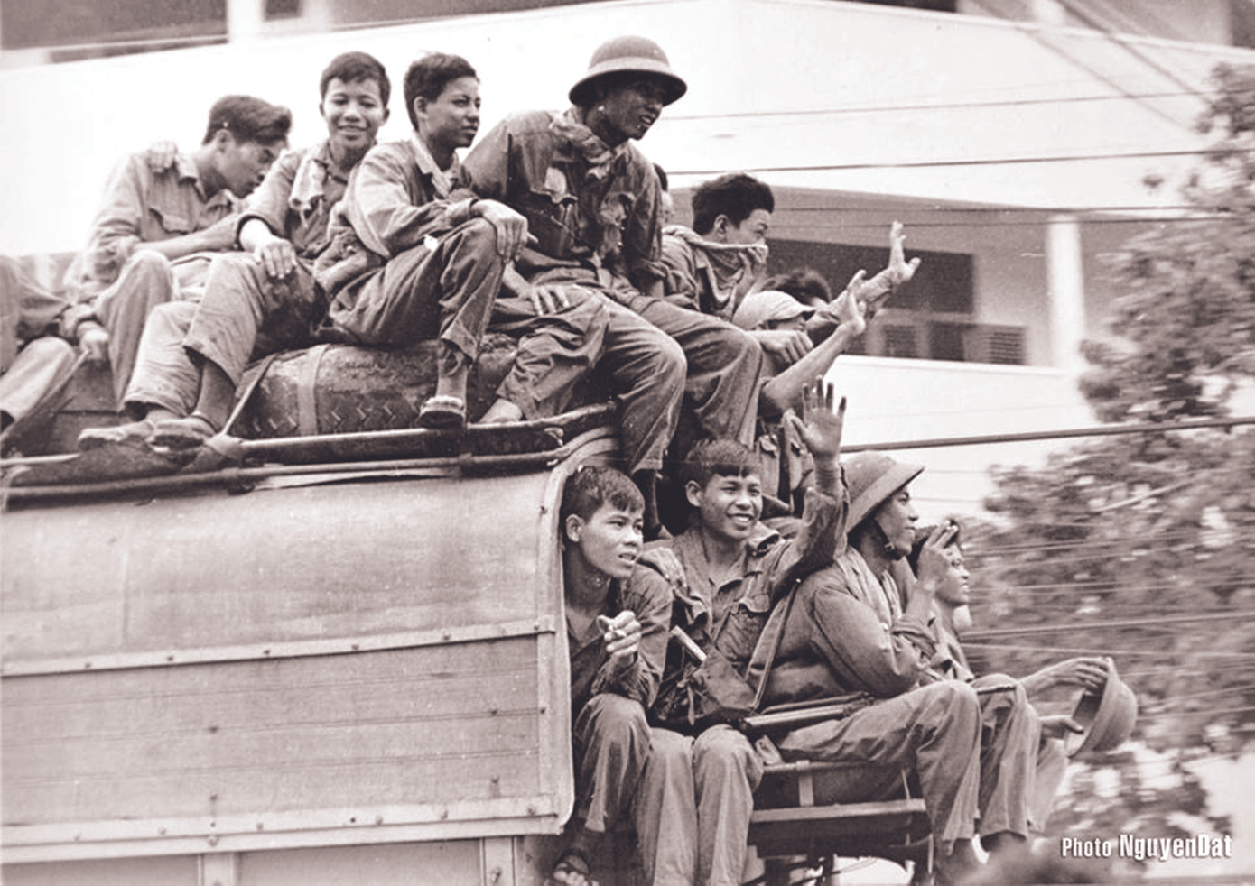 Bộ ảnh lịch sử ngày 30/4 chưa từng triển lãm ảnh 4