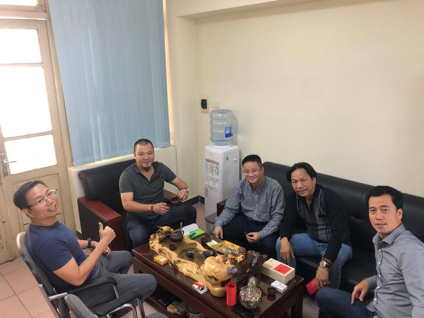 Nhà báo Nguyễn Việt Hùng rời cõi tạm: Không thể nào! ảnh 1