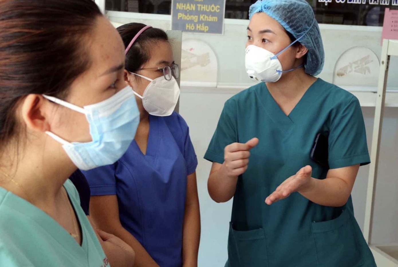 Bóng hồng lặng lẽ nơi tâm dịch ảnh 2