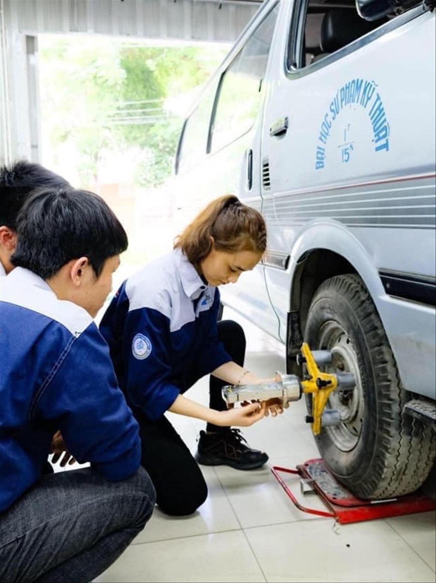 Sinh viên học trực tuyến: Có kịp tiến độ tốt nghiệp? ảnh 1