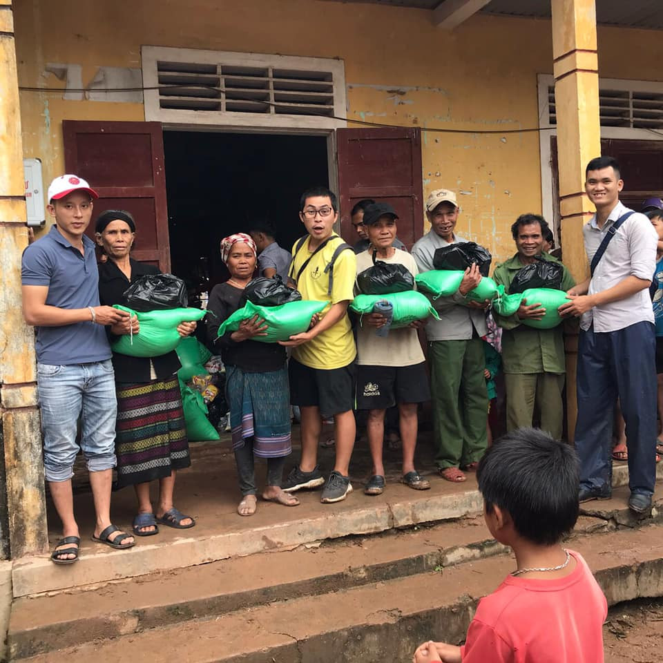 Cưỡi 'ngựa sắt' xuyên Việt để gom rác ảnh 1