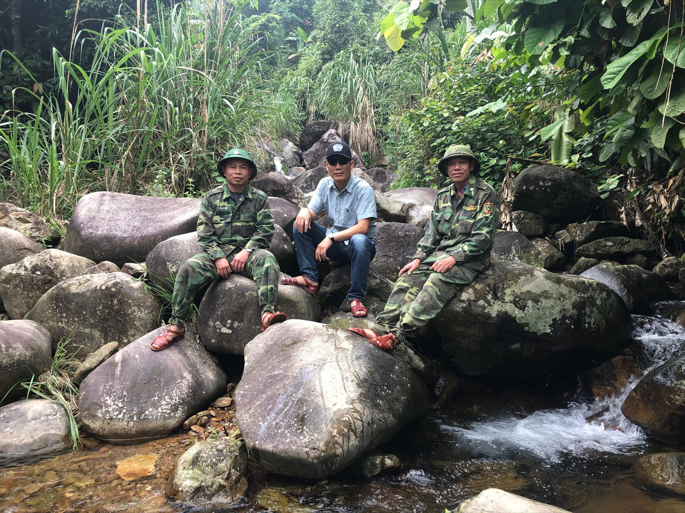 Bí ẩn tộc người vào rừng trốn Cô-vít: Đệ nhất sợ ma ảnh 1