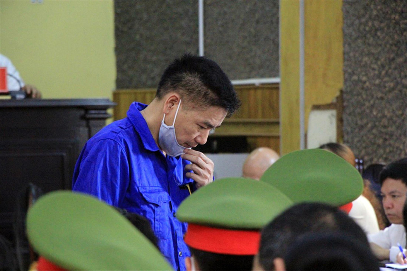 Gian lận&nbsp;điểm thi vì có nhiều con cháu lãnh đạo ảnh 2