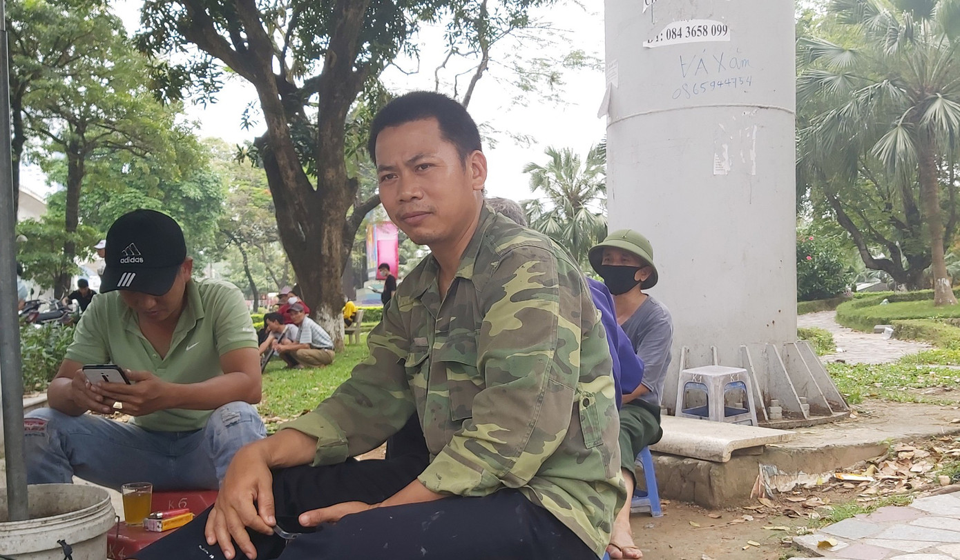 'Chợ người' ký sự: Bán hiện tại, mua tương lai ảnh 3