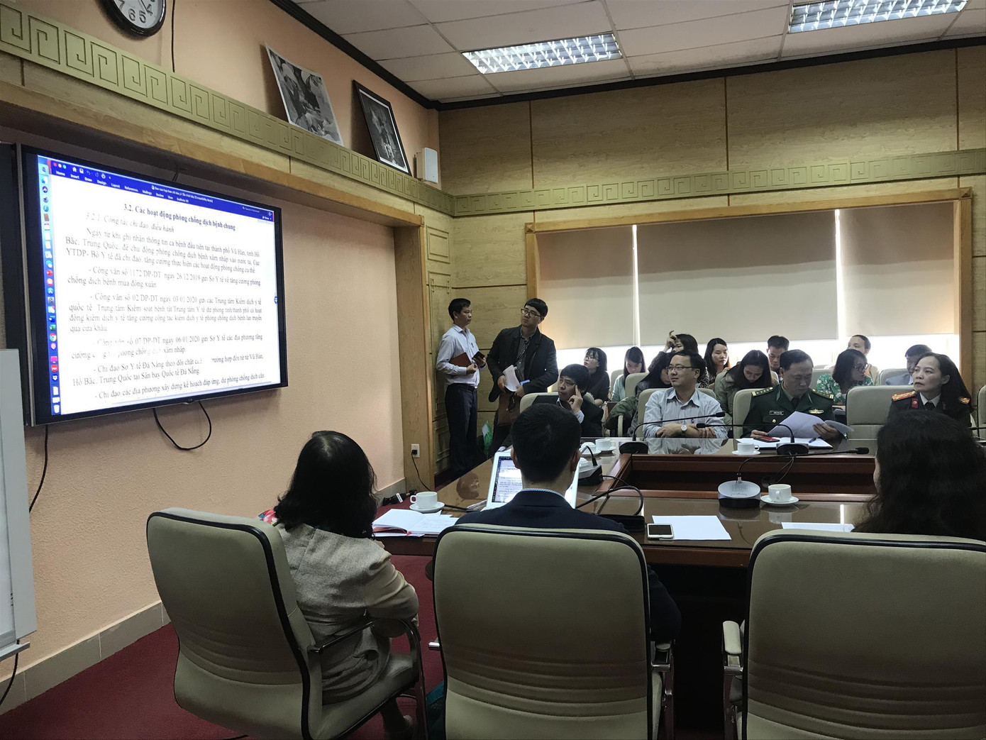 Hai bệnh nhân viêm phổi cấp từ Vũ Hán đến Việt Nam: Bộ Y tế nâng mức cảnh báo ảnh 1