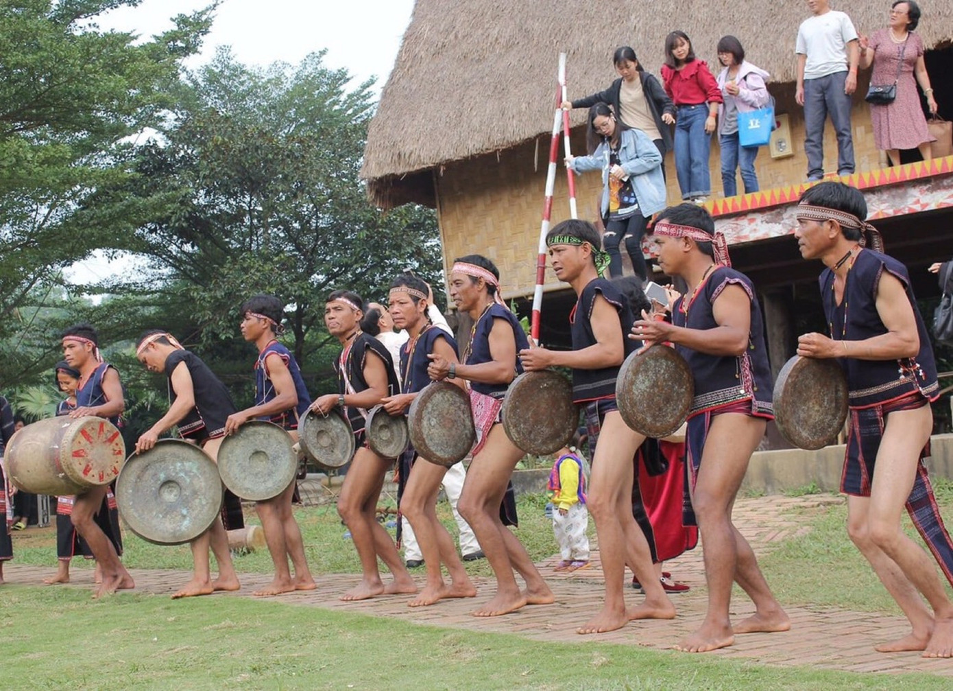 Chuyện quen mà lạ giữa đại ngàn ảnh 1