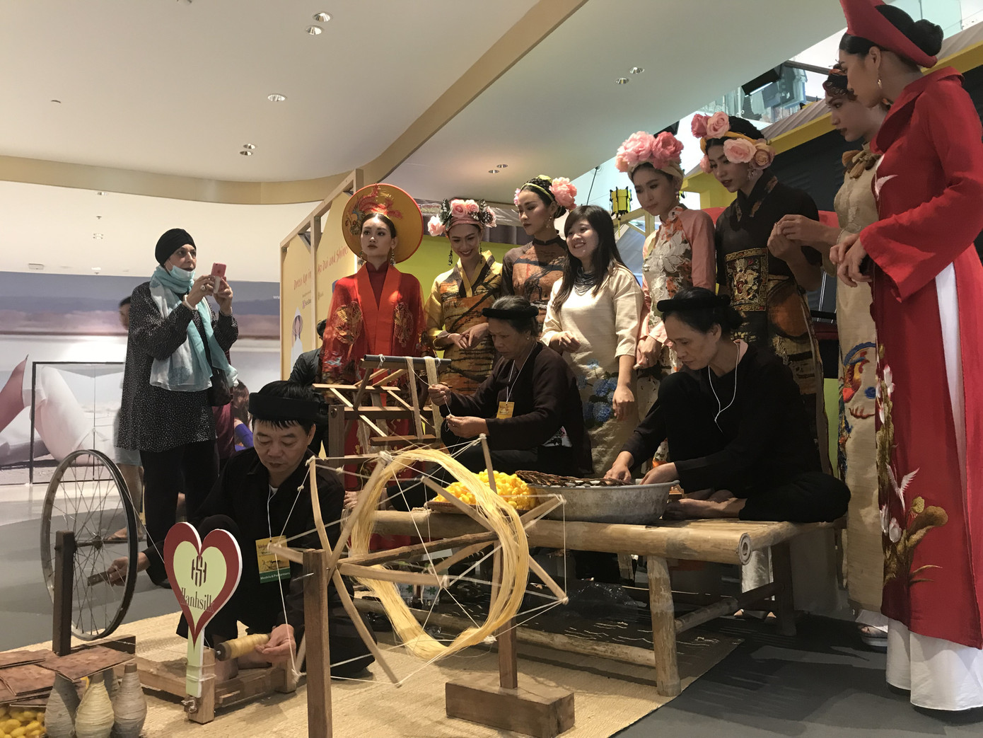 Có thương hiệu quốc gia mạnh, kinh tế dễ ra biển lớn ảnh 1