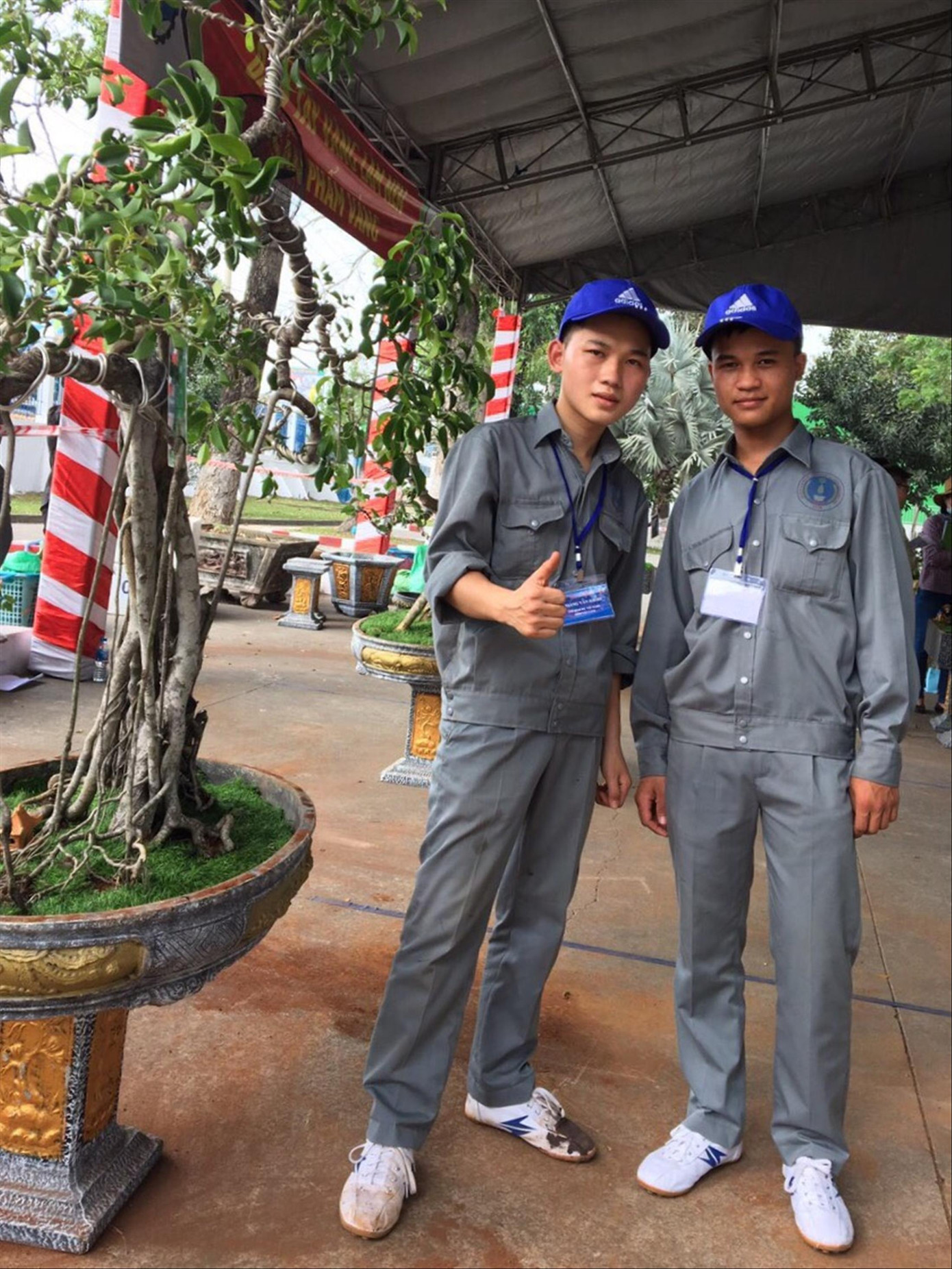 Hai học sinh nghèo có ‘bàn tay vàng’ ảnh 1