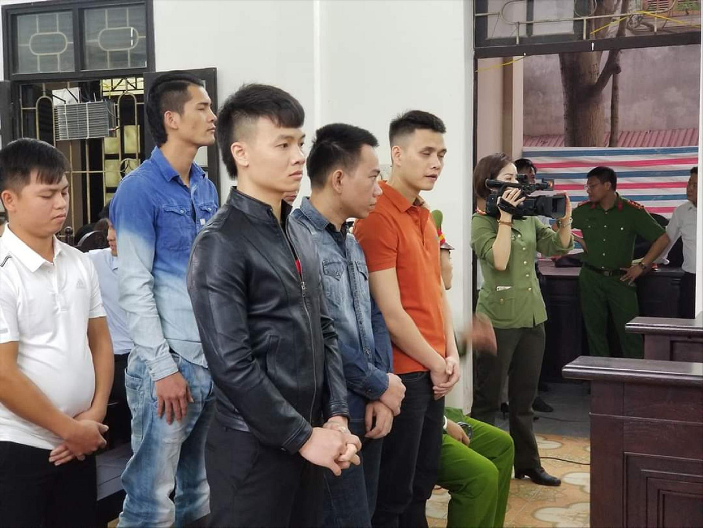 Bóc mẽ 'giang hồ mạng': Cháy nhà ra mặt... tội phạm ảnh 1