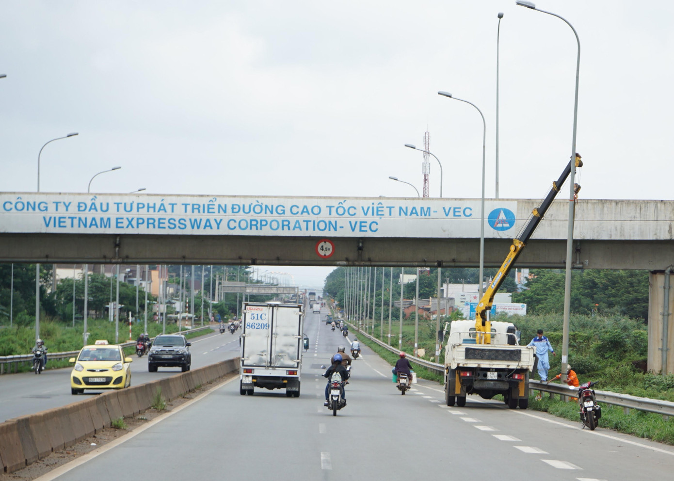 Về đầu tư cao tốc Bắc - Nam, Bộ trưởng Thể nói 'hiện không ai dám làm sai' ảnh 1