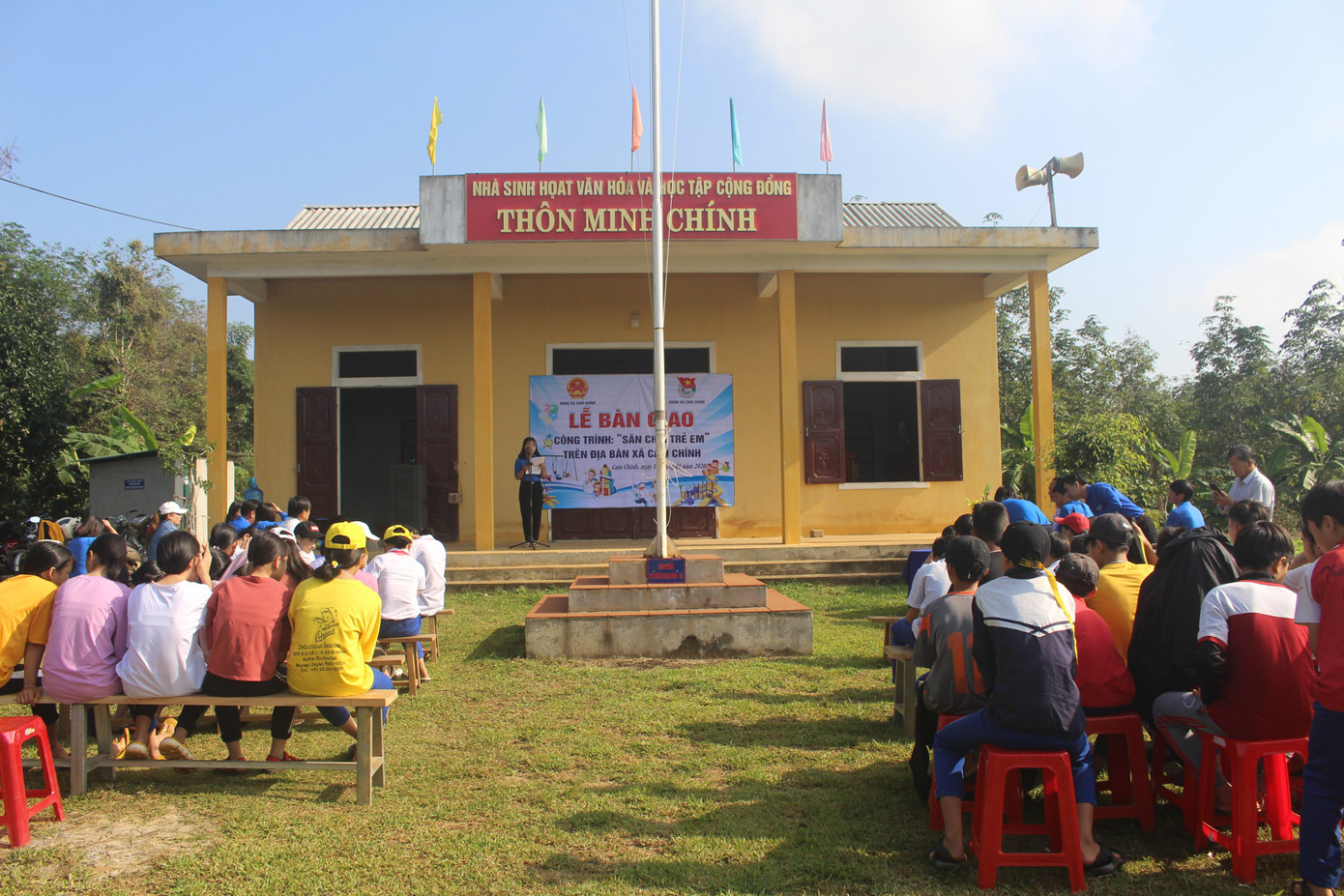Khánh thành công trình thanh niên 'Ánh sáng đường quê' ảnh 8