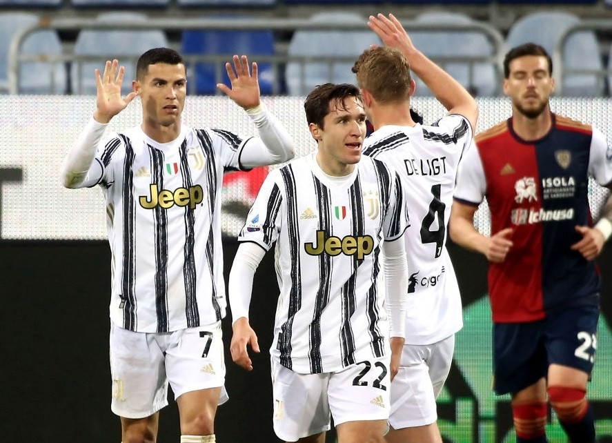 Ronaldo lập hat-trick sau cú sốc ở Champions League ảnh 1