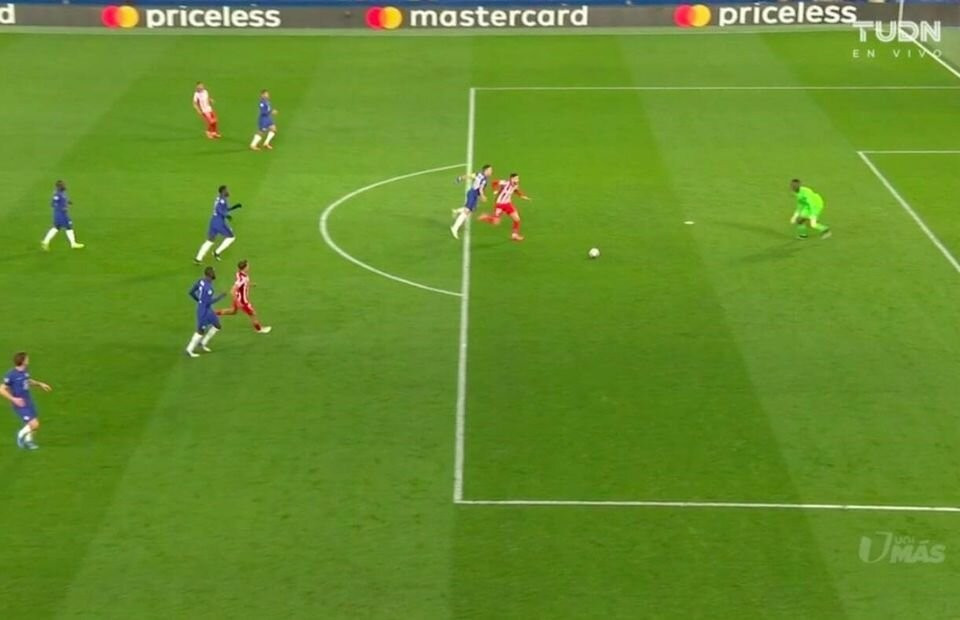 Chelsea thoát phạt đền gây tranh cãi ảnh 1