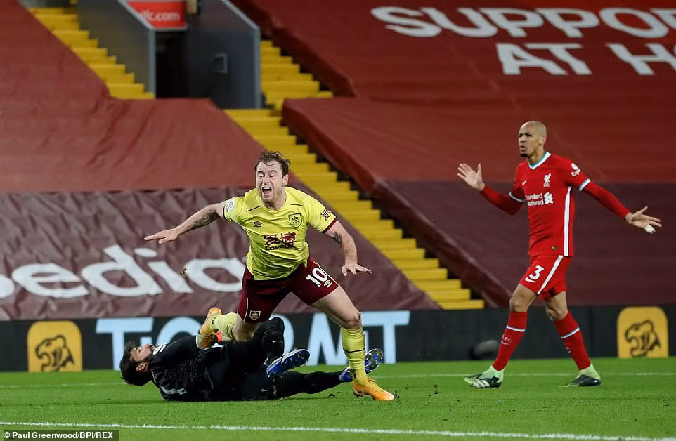Đại địa chấn ở Anfield: Liverpool thua sốc Burnley, đứt mạch 4 năm bất bại ảnh 1