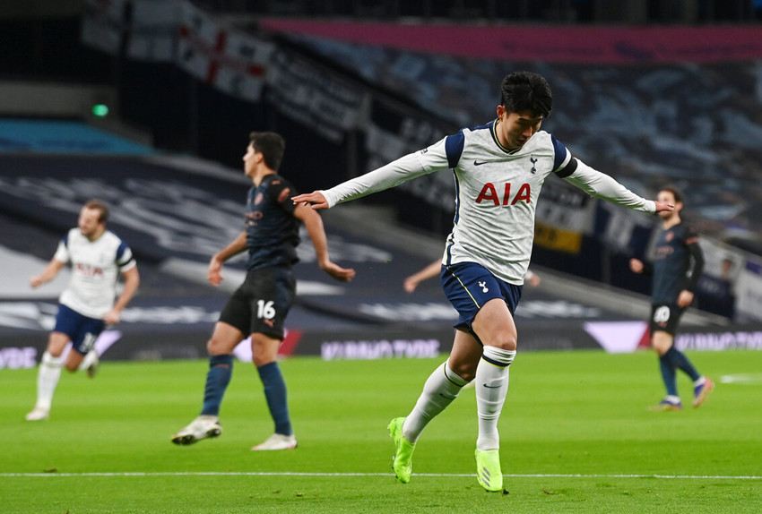 Ăn Tết không quên màn đấu trí giữa Mourinho và Pep Guardiola ảnh 1