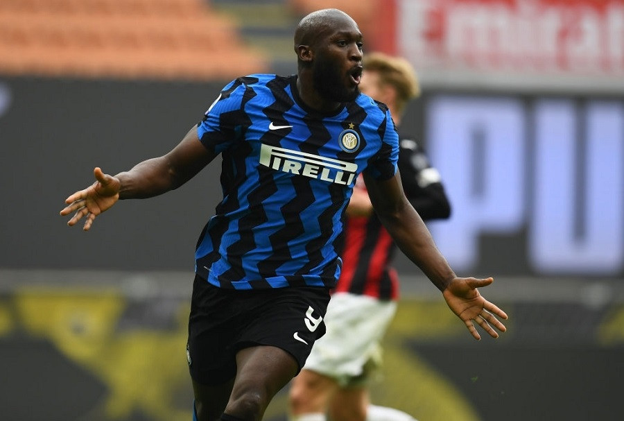 Milan bại trận, Ibra cúi đầu vỗ tay tán thưởng Lukaku ảnh 1