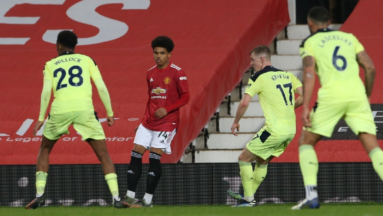 Thần đồng sinh năm 2004 vừa mắt M.U là ai? ảnh 1