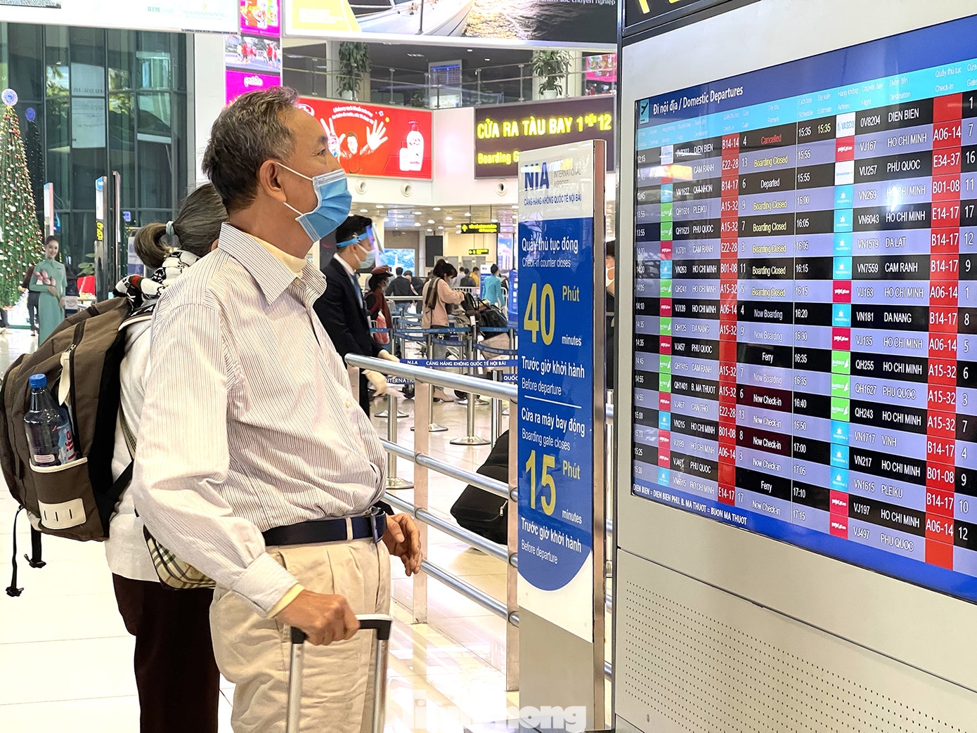 Dịch COVID-19 bùng phát trở lại, sân bay Nội Bài lại đìu hiu ảnh 7