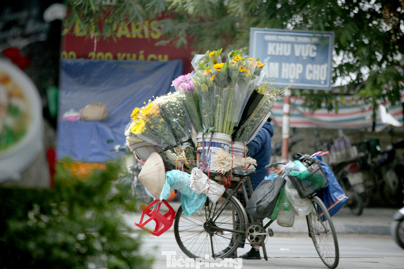 Hà Nội tái diễn 'chợ cóc' tự phát khi Tết Nguyên đán cận kề ảnh 6