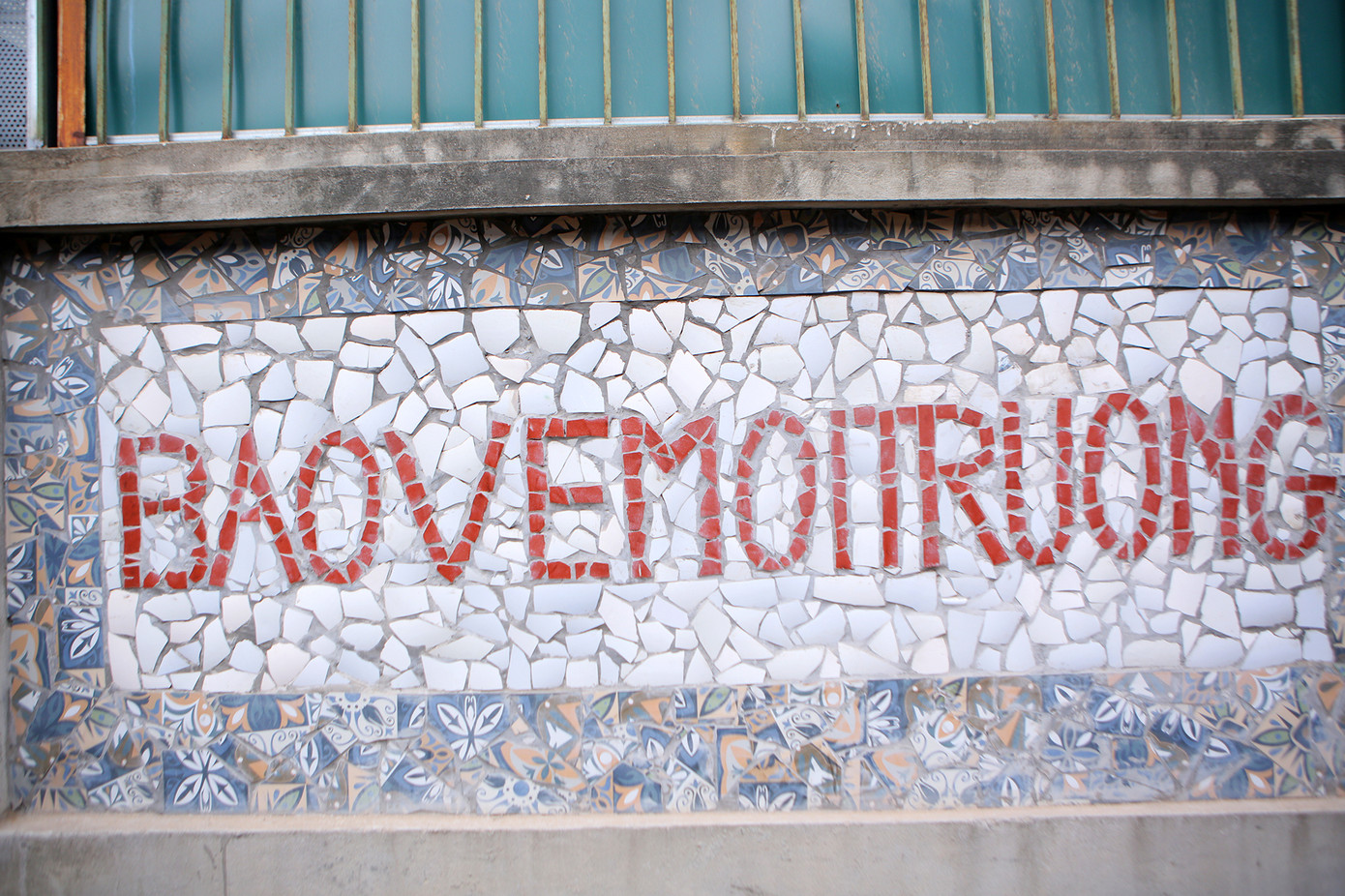 Đồ phế thải thành tác phẩm nghệ thuật trên đường làng Liên Mạc ảnh 10