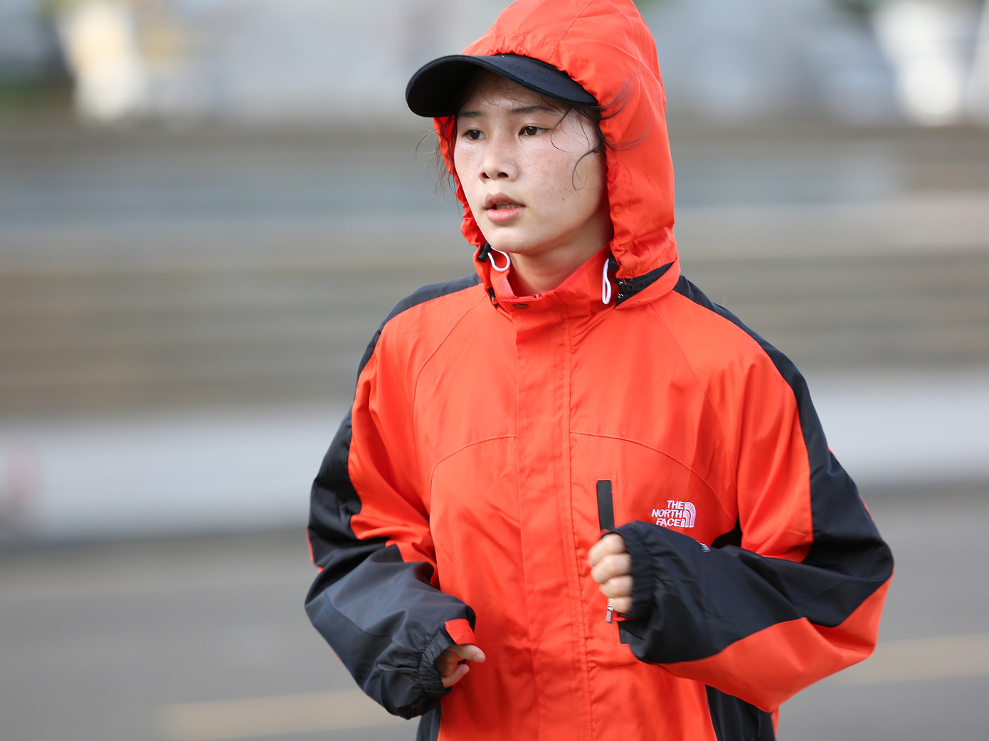 Những bóng hồng làm nóng đường chạy Tiền Phong Marathon 2021 ảnh 9