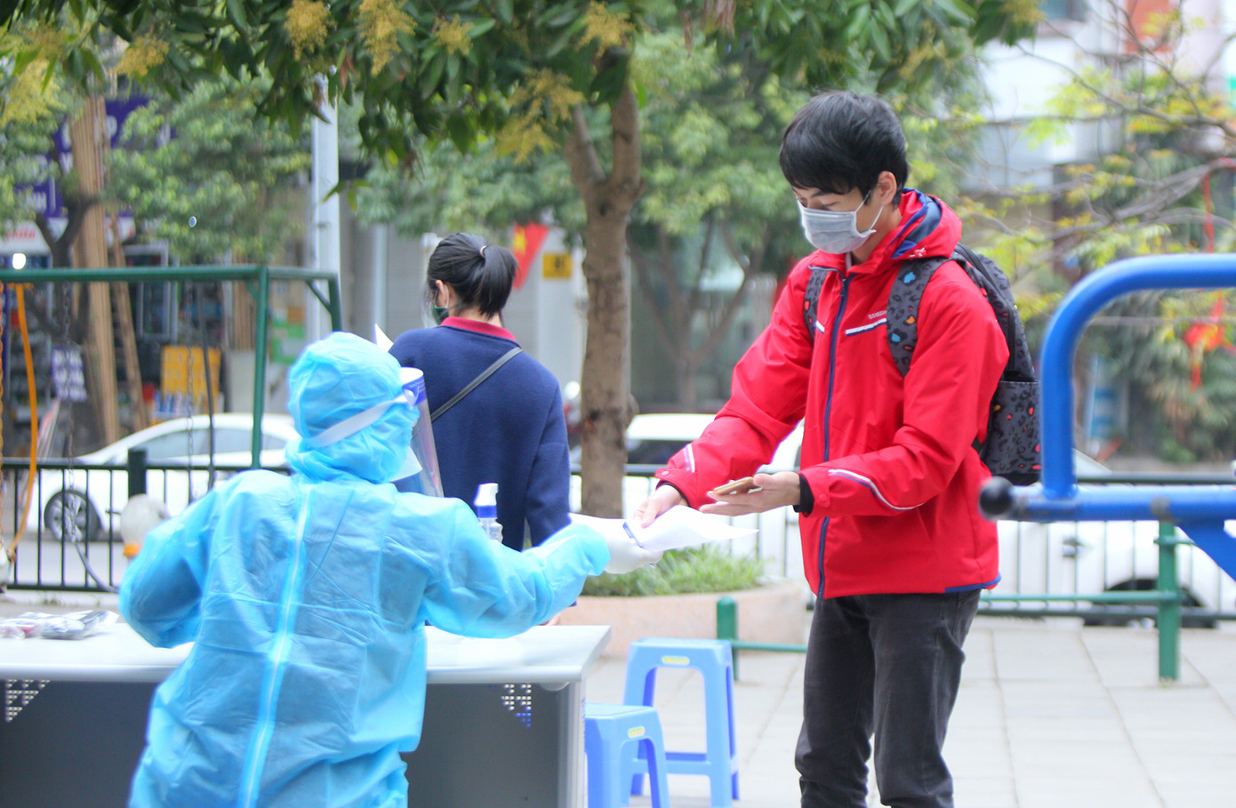 Kết quả xét nghiệm gần 600 người liên quan ca mắc COVID-19 tử vong ảnh 3