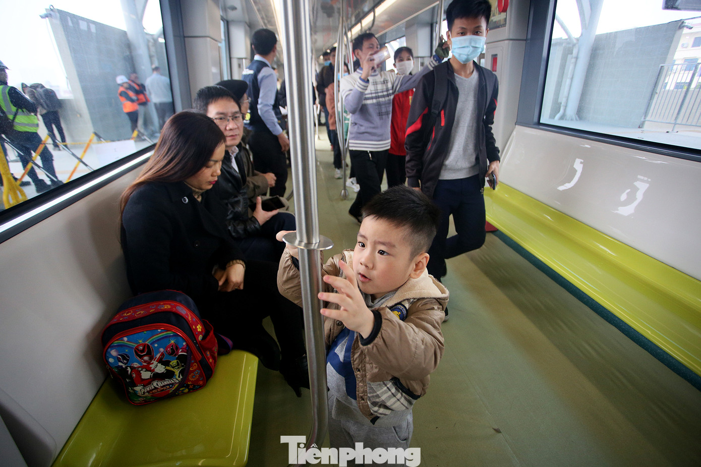 Có gì bên trong đoàn tàu metro Nhổn - ga Hà Nội? ảnh 7