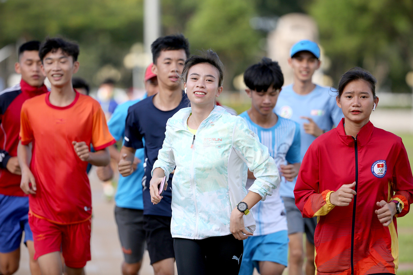 Những bóng hồng làm nóng đường chạy Tiền Phong Marathon 2021 ảnh 10