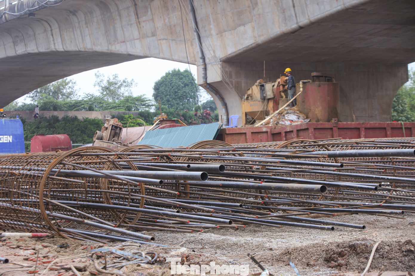 Cận cảnh đại công trường cầu Vĩnh Tuy 2 'nghìn tỷ' vượt sông Hồng ảnh 4