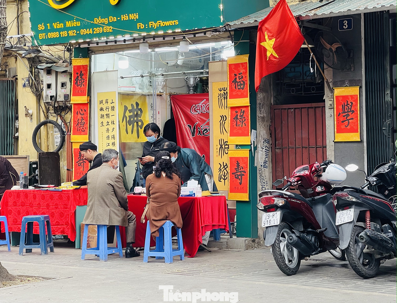 Các di tích Hà Nội 'cửa đóng then cài' trong ngày đầu thực hiện chỉ thị của thành phố ảnh 9