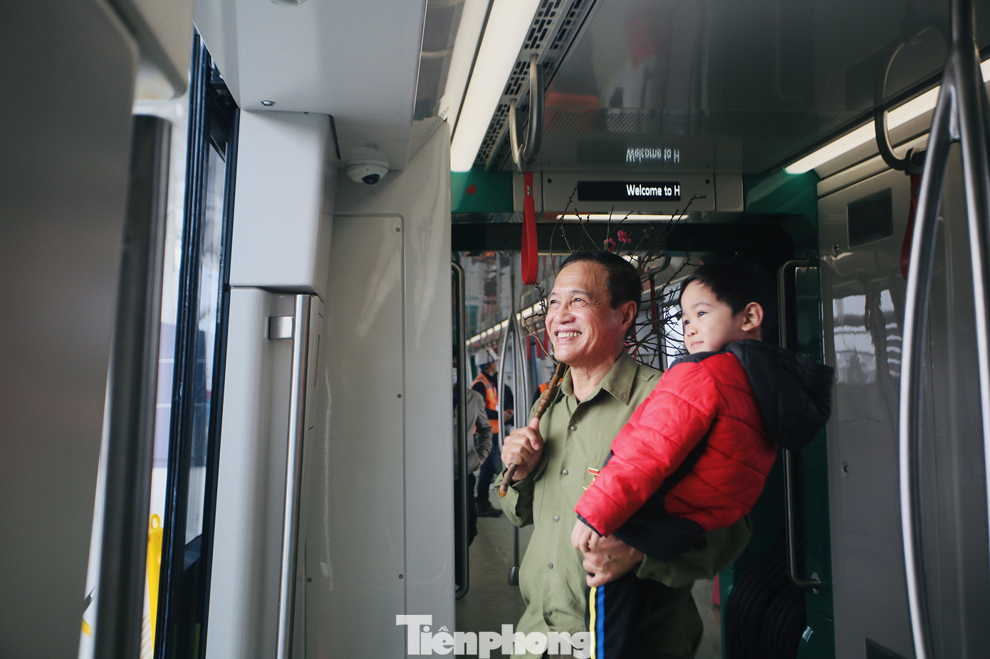 Có gì bên trong đoàn tàu metro Nhổn - ga Hà Nội? ảnh 3