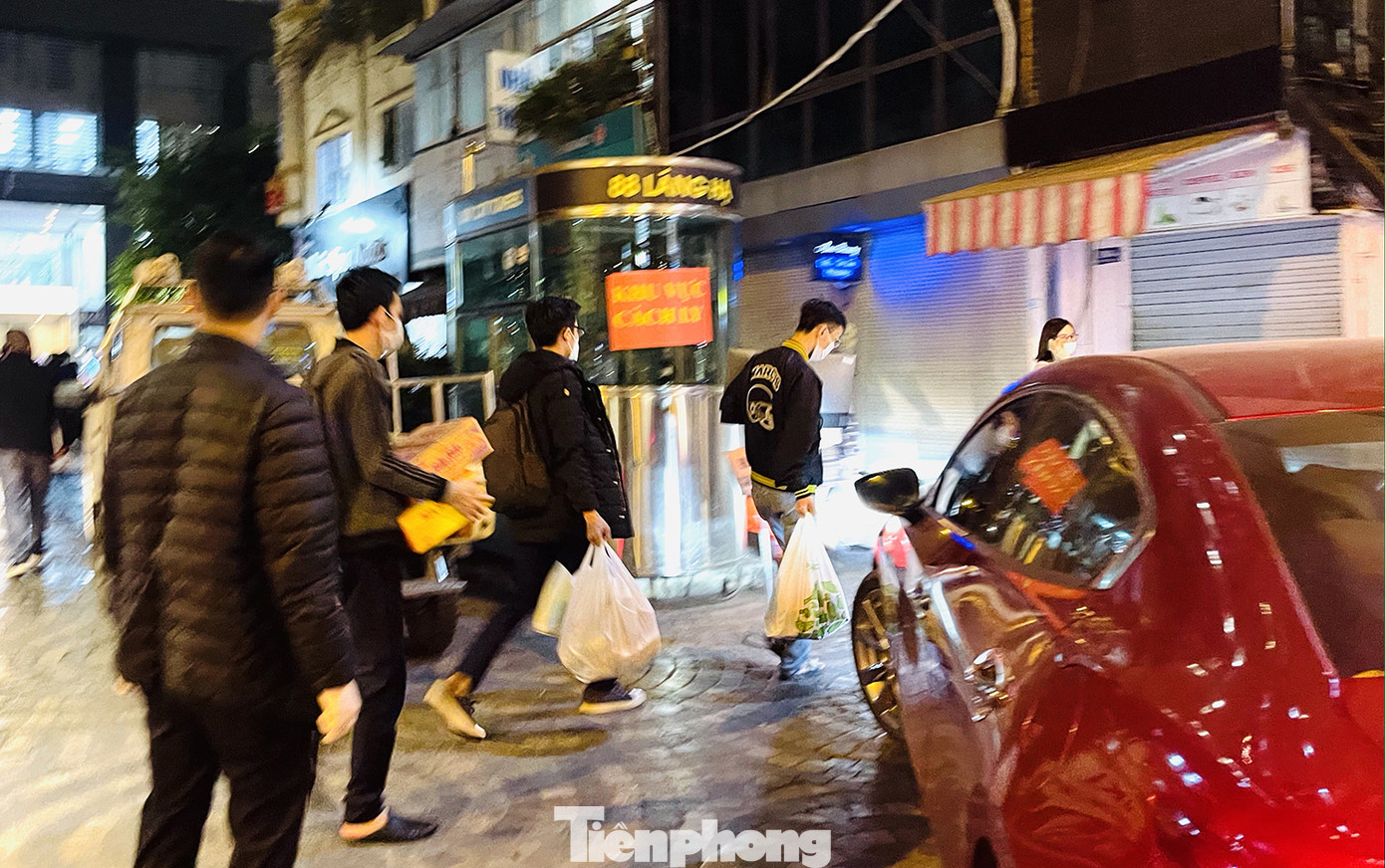 Hà Nội: Trắng đêm xét nghiệm khẩn cấp cho cư dân toà nhà 88 Láng Hạ ảnh 9