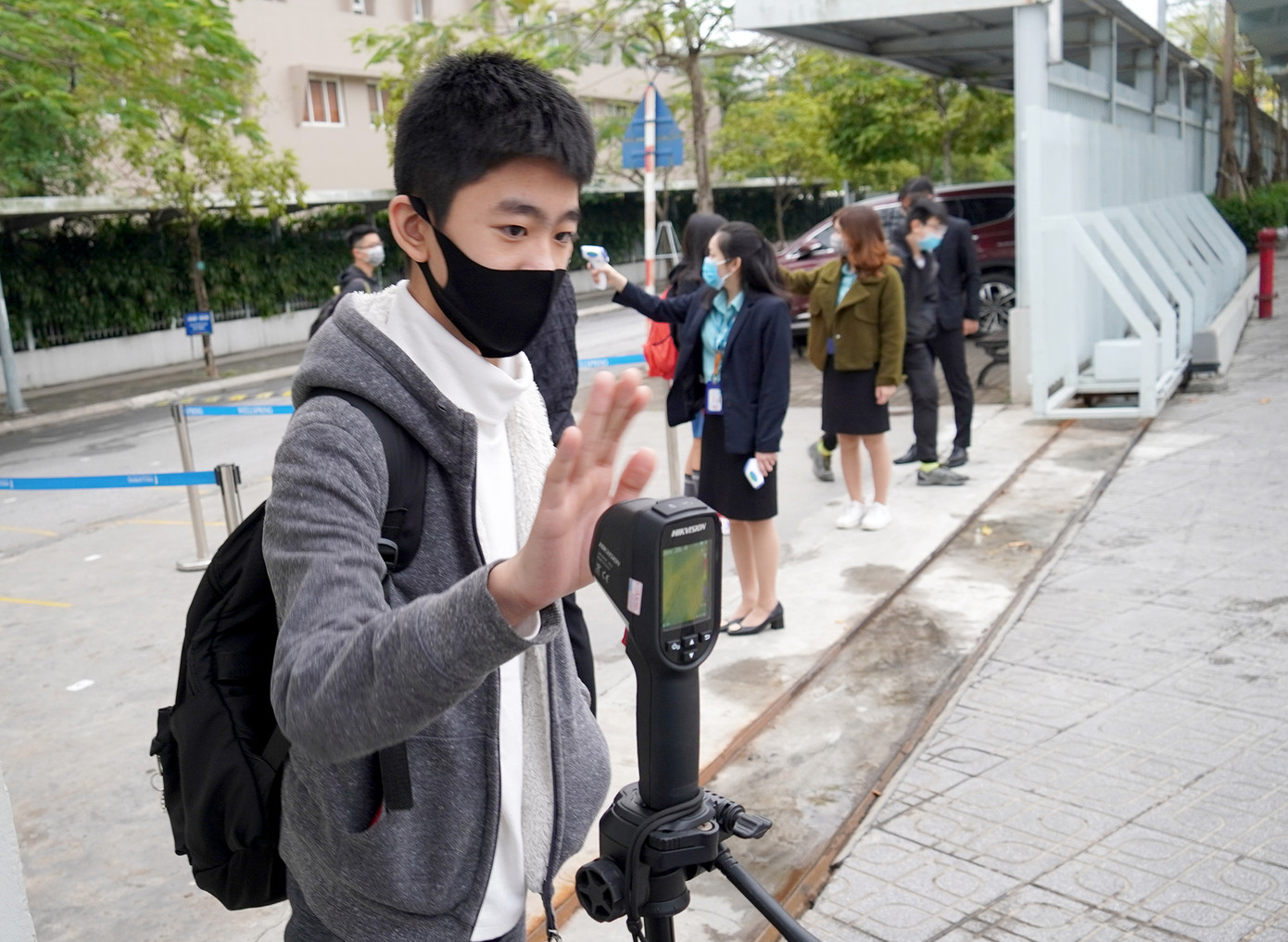 Sáng nay, hơn hai triệu học sinh Hà Nội trở lại trường ảnh 18