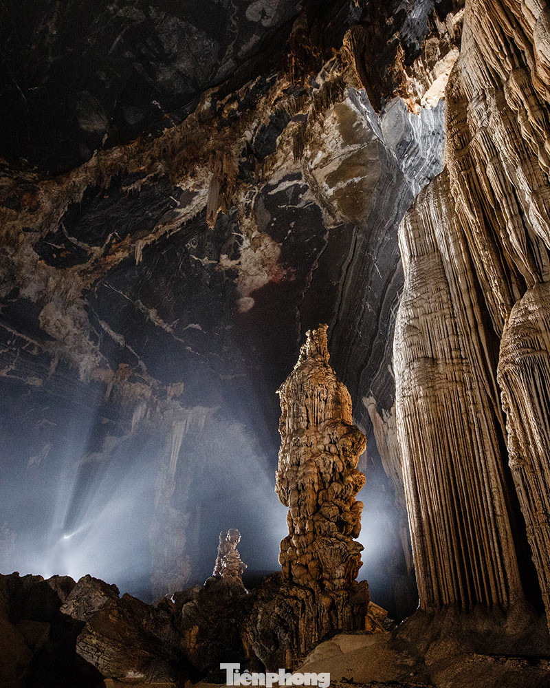 Trầm trồ kinh ngạc trước vẻ đẹp hang Tiên, Quảng Bình ảnh 4