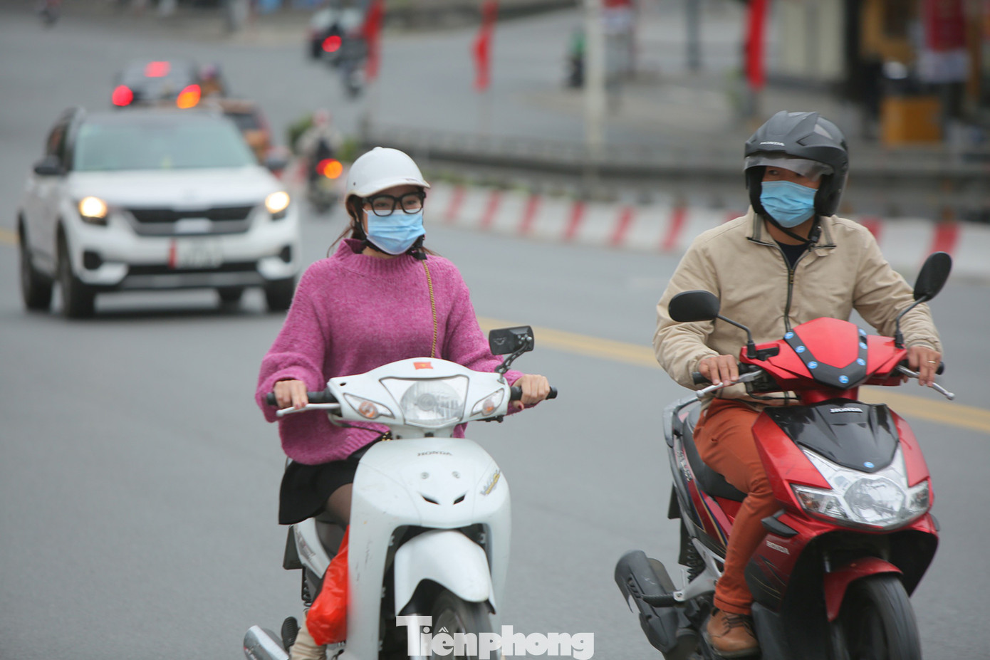 Đường phố Thủ đô thông thoáng ngày đầu đi làm sau Tết ảnh 6