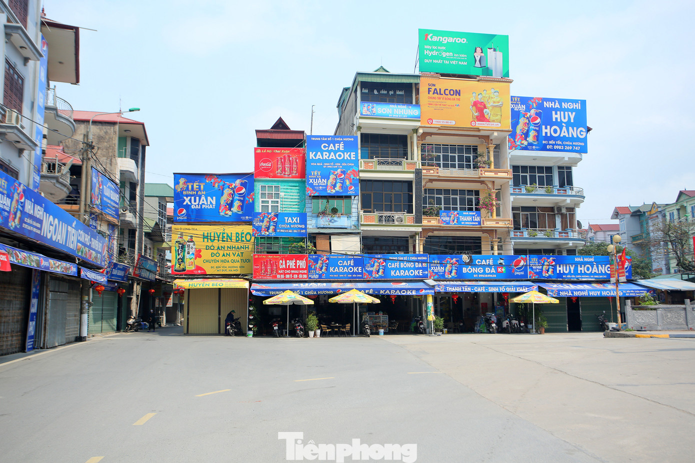 Chùa Hương vắng vẻ đìu hiu trong mùa dịch COVID-19 ảnh 9