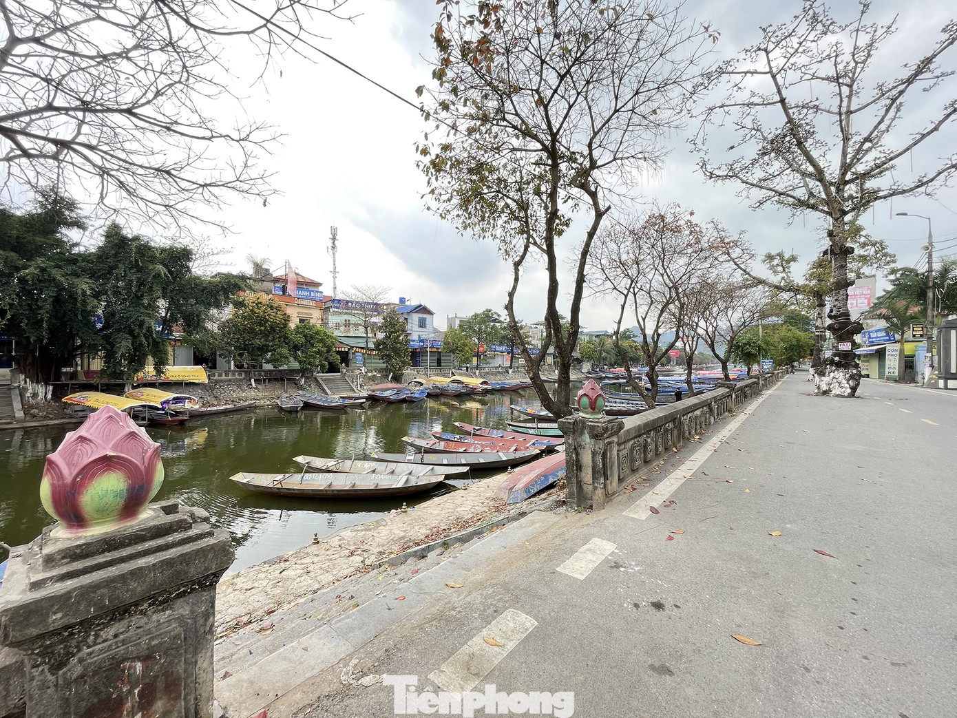 Chùa Hương vắng vẻ đìu hiu trong mùa dịch COVID-19 ảnh 7