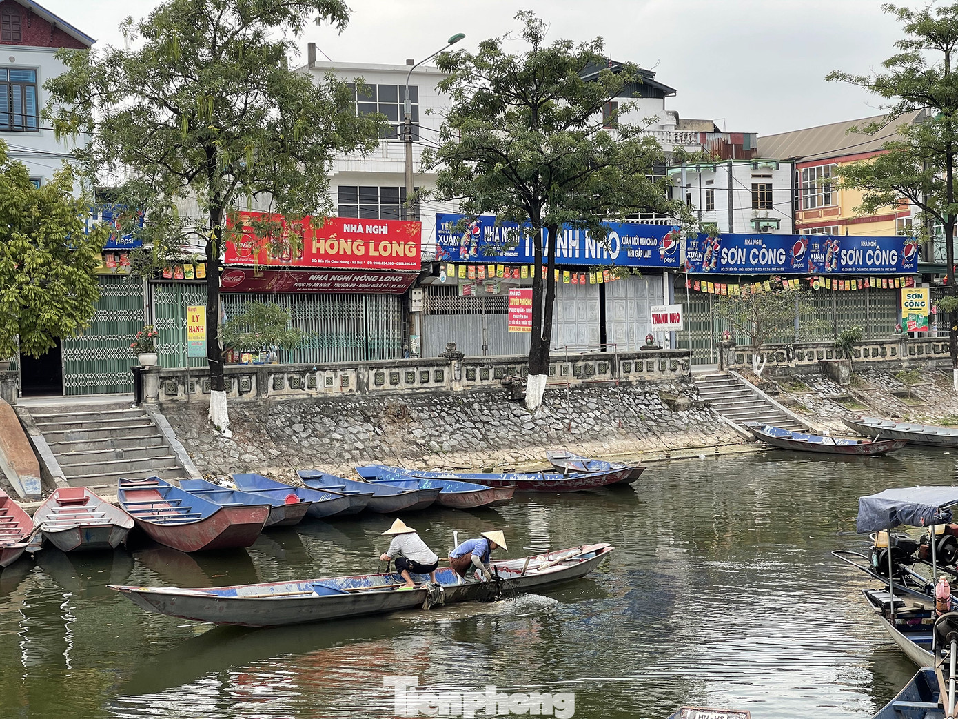 Chùa Hương vắng vẻ đìu hiu trong mùa dịch COVID-19 ảnh 6