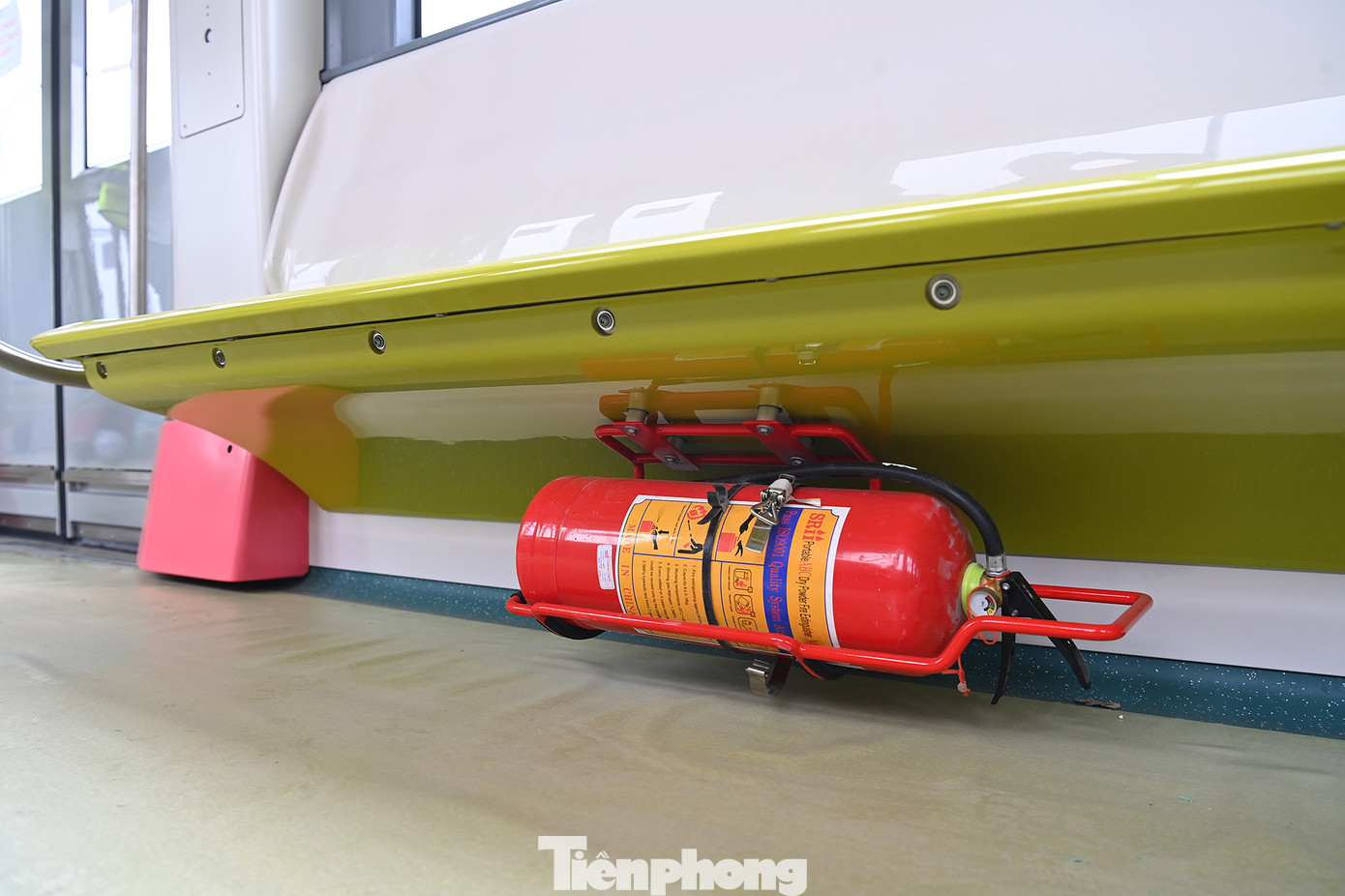 Nội thất hiện đại của tàu tuyến metro Nhổn - ga Hà Nội ảnh 5