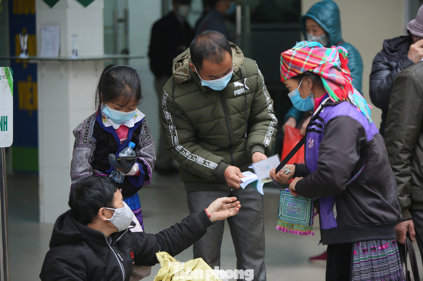 Bệnh viện Hà Nội những ngày rét đậm ảnh 8