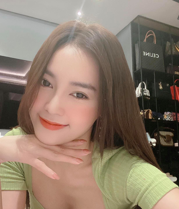 Mai Phương Thúy và Ninh Dương Lan Ngọc đụng hàng, so kè đường cong nóng bỏng ảnh 3