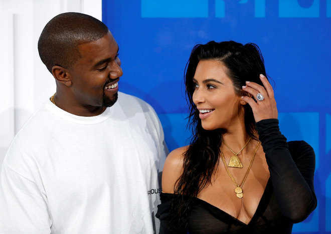 Thực hư Kim Kardashian có tình mới, giành quyền nuôi con với Kanye West ảnh 1