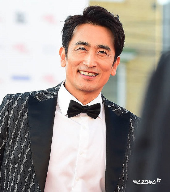 Đài KBS công bố 10 ngôi sao KPop gia thế khủng, sinh ra đã 'ngậm thìa vàng' ảnh 5