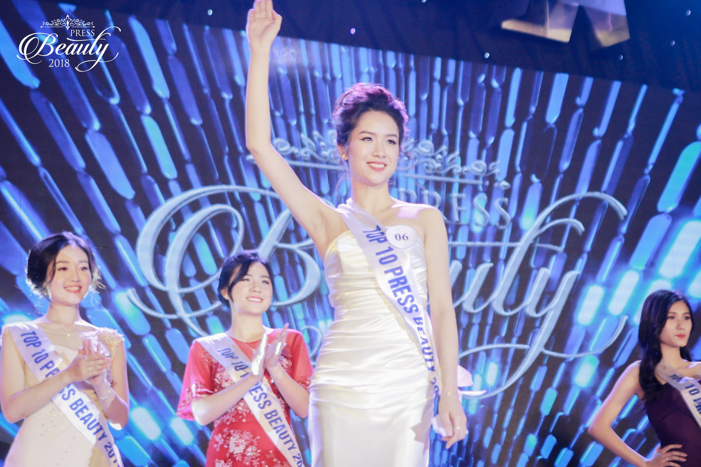 Á khôi Báo chí chia sẻ trải nghiệm 'chinh chiến' tại Hoa hậu Việt Nam ảnh 1