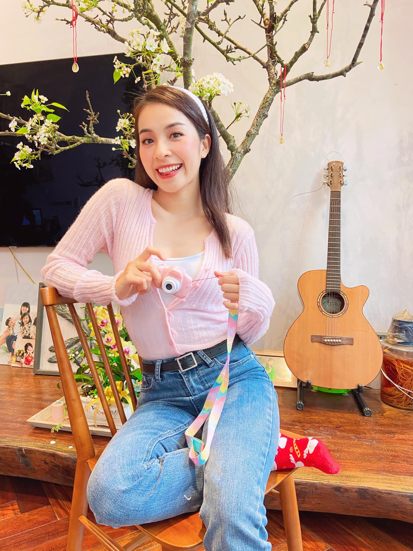 Ninh Dương Lan Ngọc mong manh tựa nàng thơ, Thuý Ngân khoe chân thon dài 'cực phẩm' ảnh 9