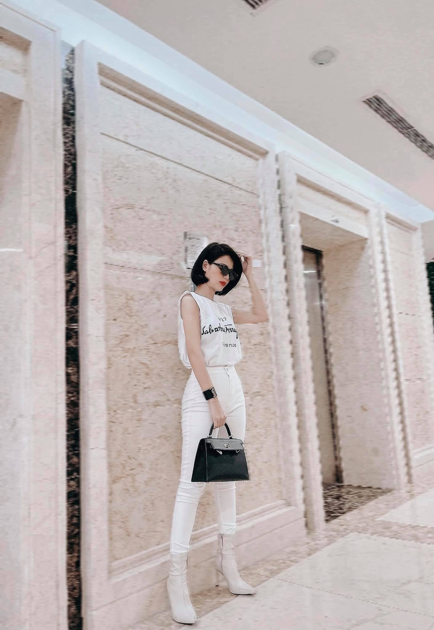 Ninh Dương Lan Ngọc mong manh tựa nàng thơ, Thuý Ngân khoe chân thon dài 'cực phẩm' ảnh 3