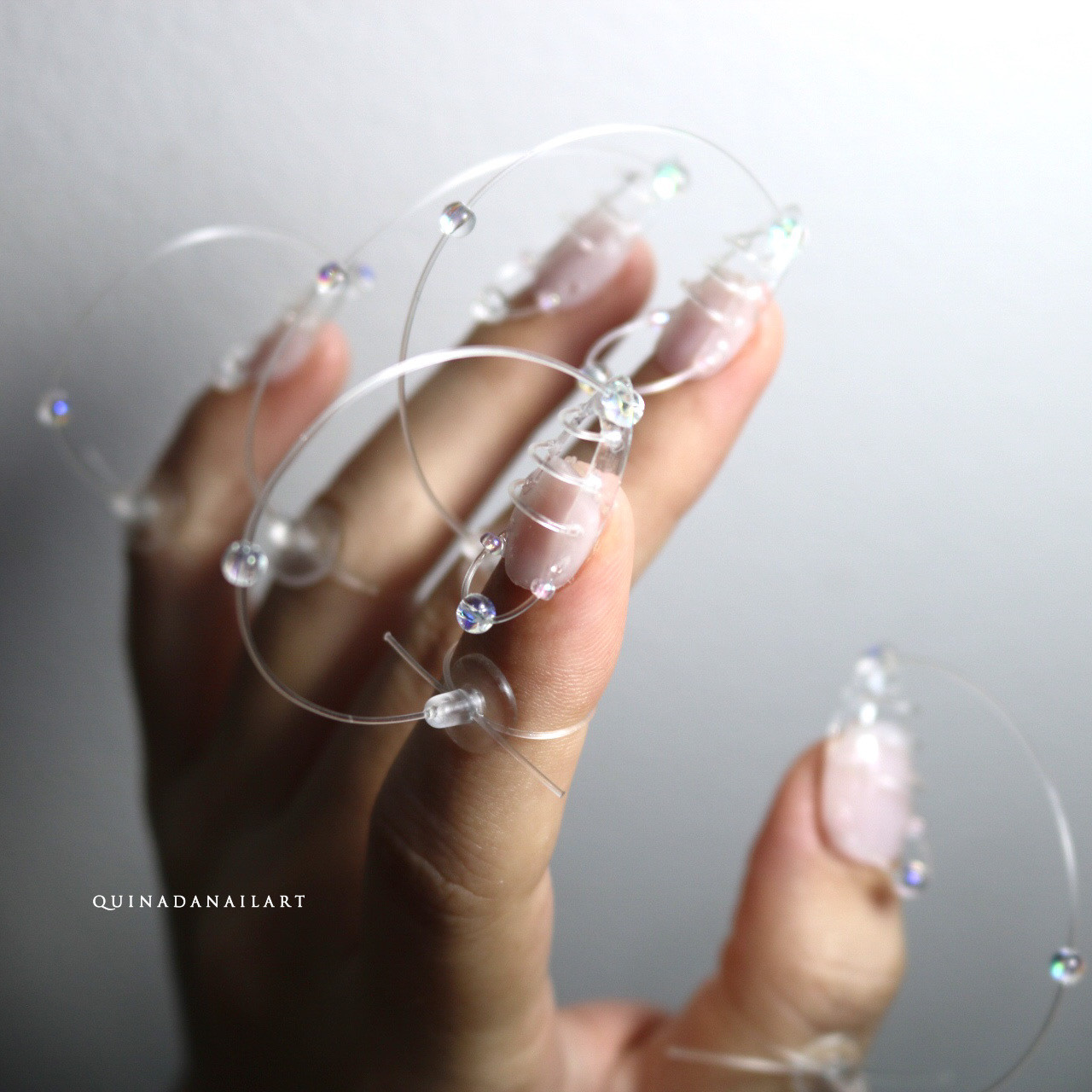 Nghệ sĩ vẽ móng Việt Nam từng được lên báo Anh, hợp tác với nhiều sao nổi tiếng ảnh 3