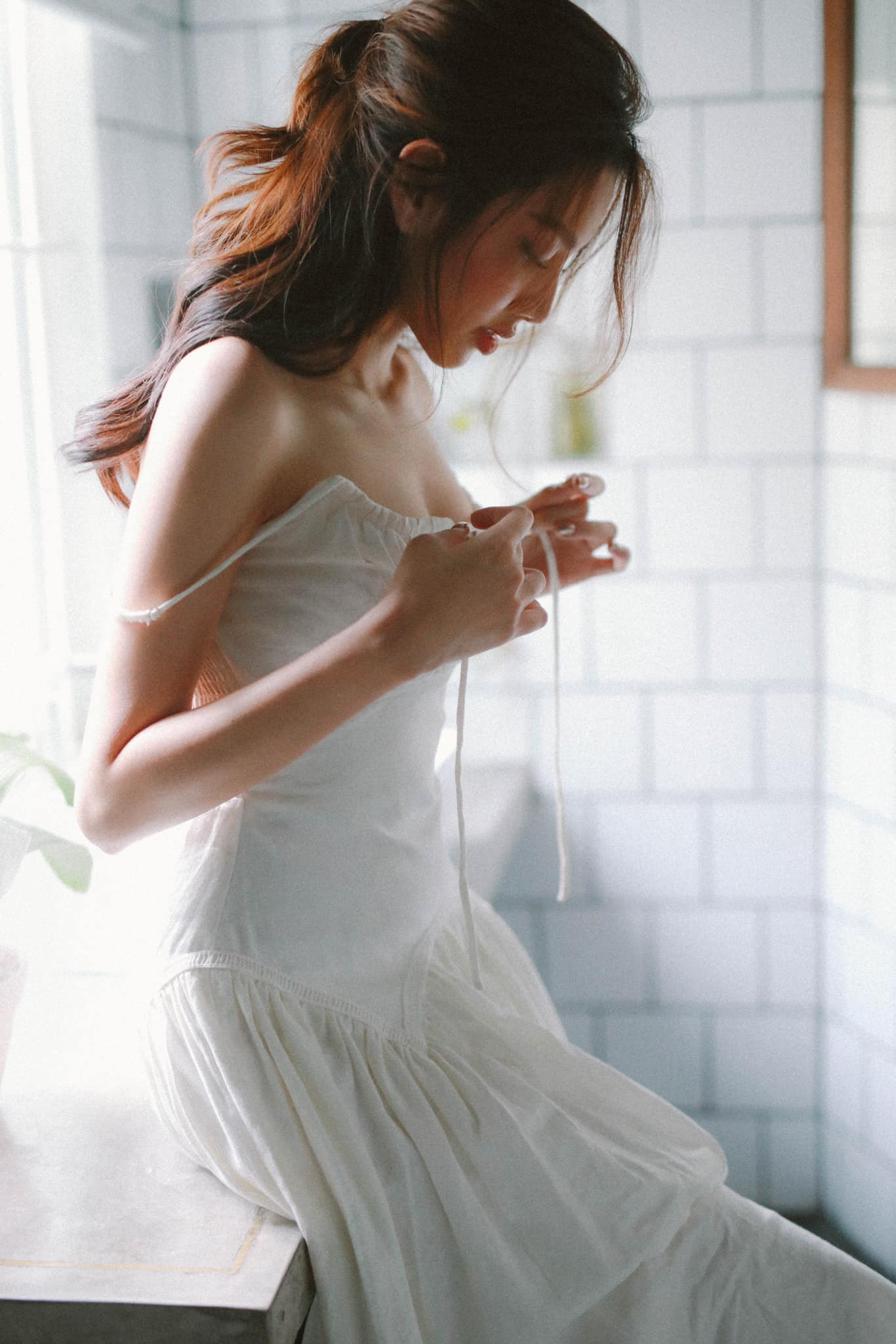 'Người đẹp nhân ái' Nguyễn Thúc Thùy Tiên khoe vai trần gợi cảm trong bộ ảnh sinh nhật ảnh 4